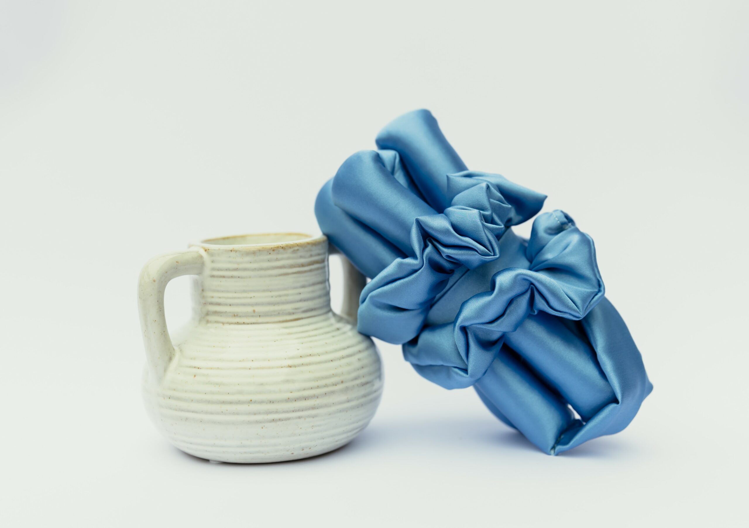 NOVO Najnajtanji satenski uvijač Motley Blue